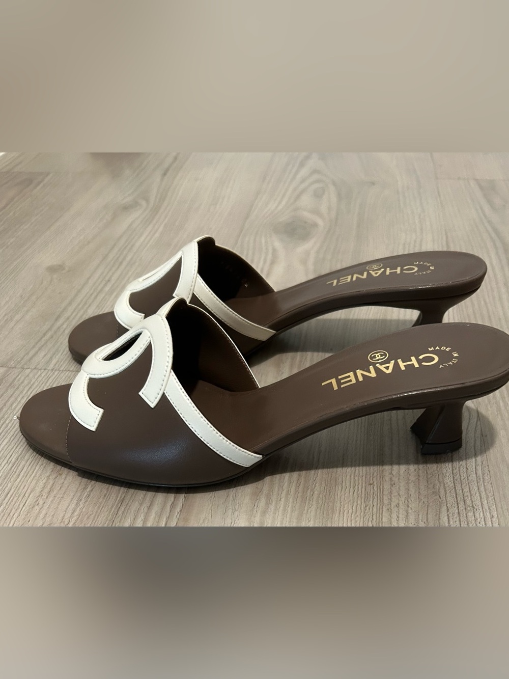 CHANEL Dark Khaki & White Leather CC Slide Mules (Shoe box & dust bags included) - Picture 2 of 3
